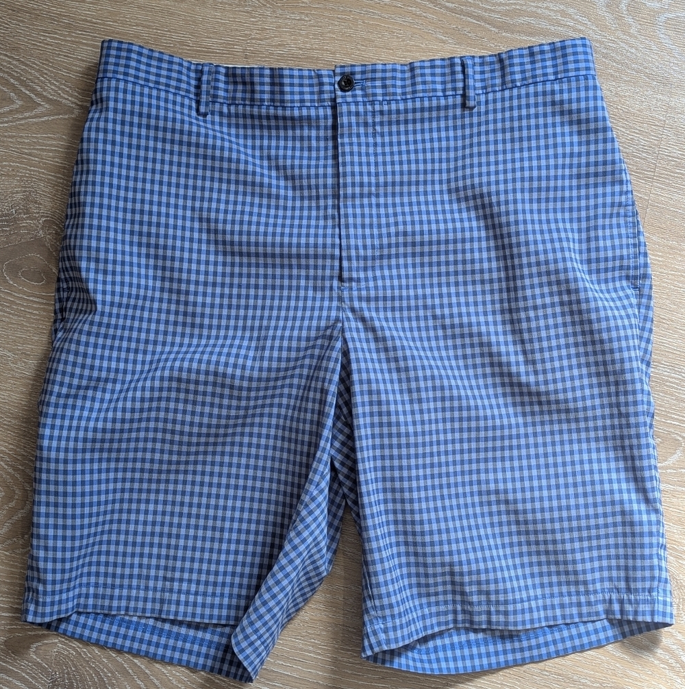 Greg Norman Men's Blue Gingham Golf Performance Shorts Flat Front
